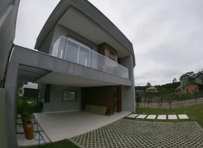 Casa de Condomínio com 3 Quartos à venda, 212m² no São João do Rio Vermelho, Florianópolis