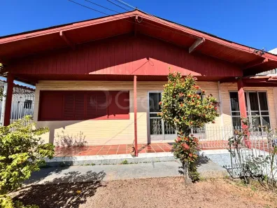 Casa com 3 Quartos à venda, 128m² no Barreiros, São José