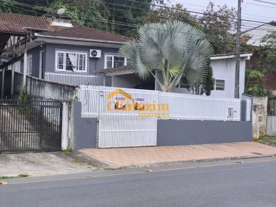 Casa com 3 Quartos à venda, 200m² no Itaum, Joinville