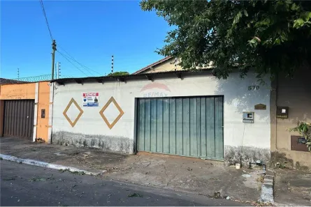 Casa com 4 Quartos à venda, 200m² no Setor Central, Araguaína