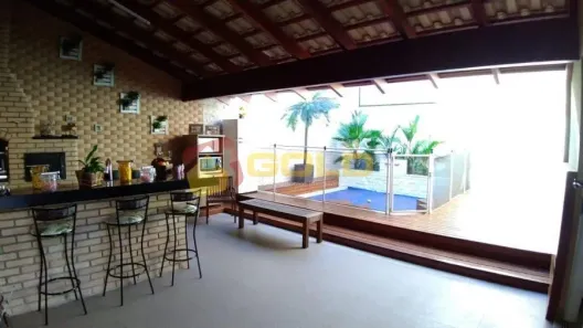 Casa com 4 Quartos à venda, 250m² no Jardim Inconfidência, Uberlândia