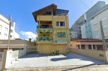 Apartamento com 3 Quartos para alugar, 68m² no Bombas, Bombinhas