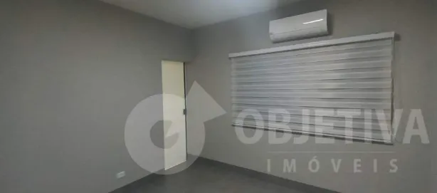 Sala Comercial para alugar, 16m² no Bom Jesus, Uberlândia