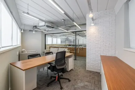 Prédio Comercial com 10 Quartos para alugar, 340m² no Cidade Monções, São Paulo
