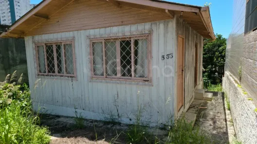 Lote/Terreno à venda, 310m² no Barreiros, São José