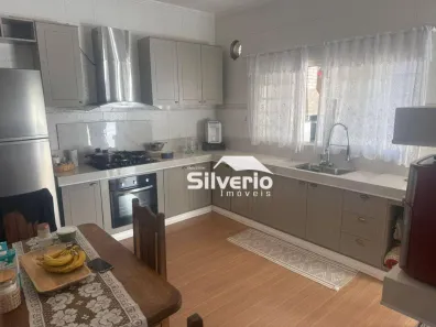 Sobrado com 3 Quartos à venda, 242m² no Loteamento Real Park, Caçapava