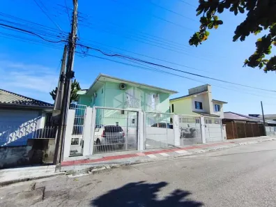 Apartamento com 2 Quartos para alugar, 68m² no Carianos, Florianópolis