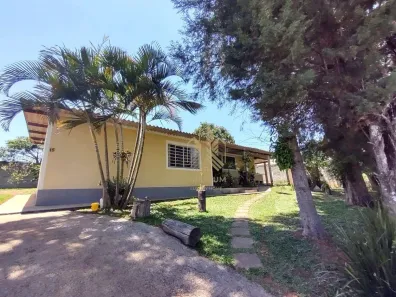 Fazenda/Sítio com 4 Quartos à venda, 150m² no Vila Santa Helena, Atibaia
