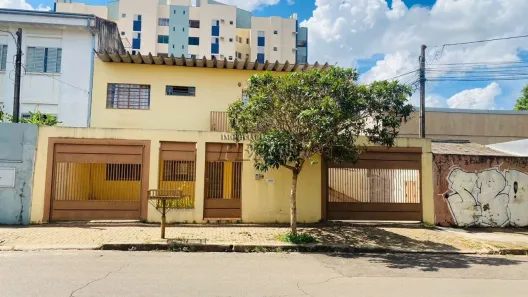 Casa com 3 Quartos à venda, 209m² no Jardim América, Londrina