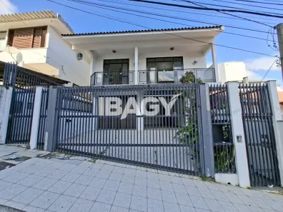 Casa com 3 Quartos para alugar, 262m² no Centro, Florianópolis