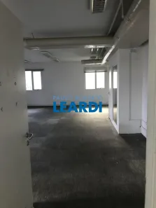 Sala Comercial para alugar, 140m² no Indianópolis, São Paulo