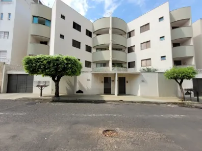 Apartamento com 3 Quartos para alugar, 145m² no Santa Mônica, Uberlândia