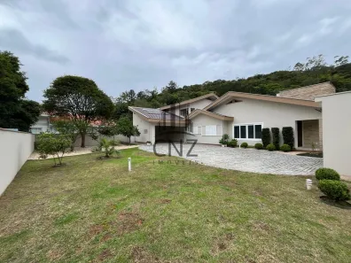 Casa com 4 Quartos para alugar, 300m² no Azambuja, Brusque