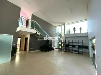 Casa com 4 Quartos para alugar, 325m² no Jardim Inconfidência, Uberlândia