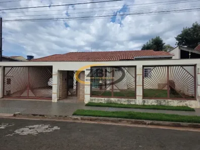 Casa com 3 Quartos à venda, 167m² no Aeroporto, Londrina