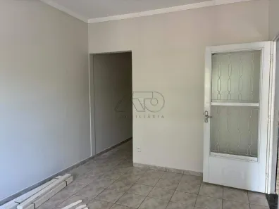 Casa com 3 Quartos para alugar, 117m² no Centro, Pirassununga
