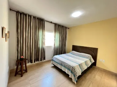 Casa com 3 Quartos à venda, 180m² no São Jorge, Uberlândia