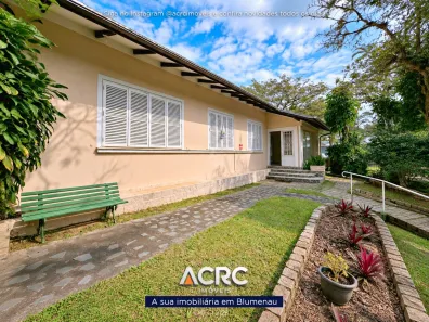 Casa com 2 Quartos para alugar, 225m² no Centro, Blumenau
