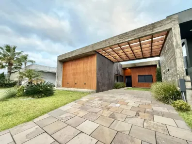 Casa de Condomínio com 4 Quartos à venda, 205m² no , Capão da Canoa