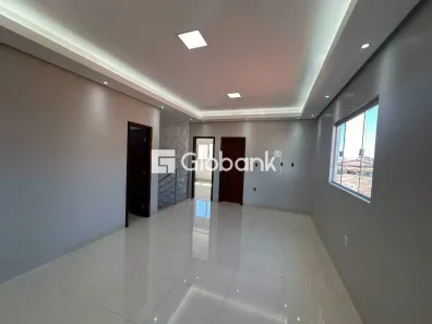 Casa com 3 Quartos à venda, 200m² no João Botelho, Montes Claros