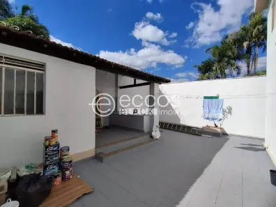 Casa com 6 Quartos à venda, 238m² no Fabrício, Uberaba
