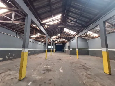 Galpão/Depósito/Armazém para alugar, 300m² no Lapa de Baixo, São Paulo