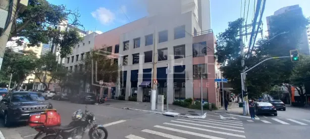 Prédio Comercial para alugar, 800m² no Itaim Bibi, São Paulo