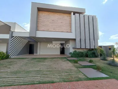 Casa de Condomínio com 3 Quartos para alugar, 270m² no Granja Marileusa, Uberlândia