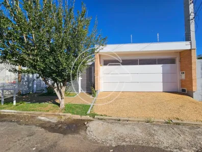 Casa com 4 Quartos para alugar, 10m² no Centro, Marília