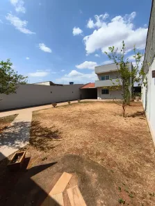 Casa com 3 Quartos para alugar, 140m² no Jardim Ipanema, Goiânia