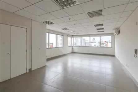 Sala Comercial para venda ou aluguel, 54m² no Floresta, Porto Alegre