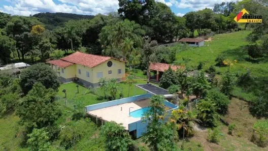 Fazenda/Sítio com 3 Quartos à venda, 200m² no Área Rural de Divinópolis, Divinópolis
