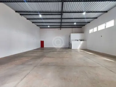 Galpão/Depósito/Armazém para alugar, 250m² no Jardim Ipê, Itatiba