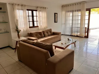 Casa com 5 Quartos para alugar, 232m² no Jardim Petrópolis, Maceió
