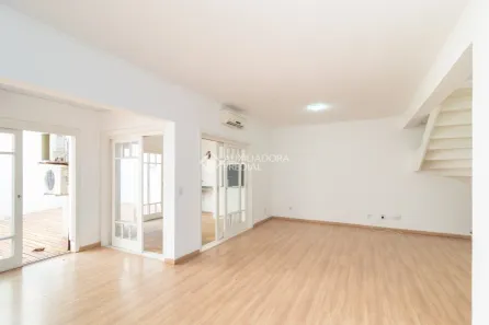 Casa de Condomínio com 3 Quartos para alugar, 192m² no Pedra Redonda, Porto Alegre