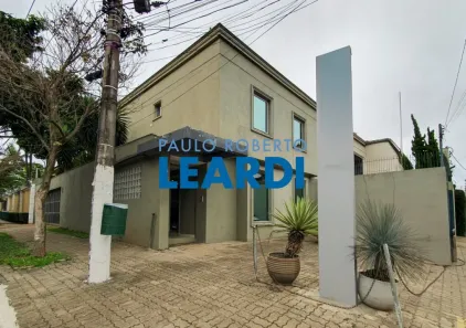 Sobrado com 8 Quartos para venda ou aluguel, 260m² no Indianópolis, São Paulo