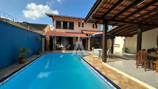 Sobrado com 3 Quartos à venda, 202m² no Saguaçu, Joinville