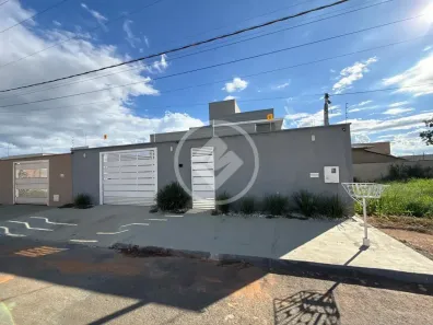 Sobrado com 3 Quartos à venda, 250m² no , Hidrolândia