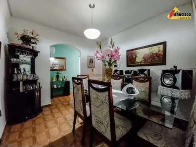 Casa com 3 Quartos à venda, 239m² no Levindo Paula Pereira, Divinópolis