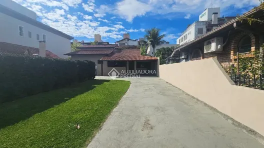 Casa com 3 Quartos para alugar, 130m² no Jurerê, Florianópolis