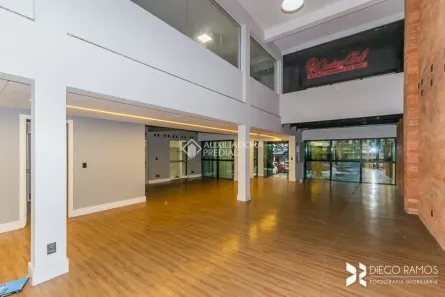 Ponto Comercial para alugar, 700m² no São João, Porto Alegre