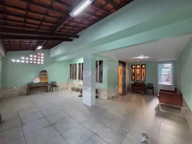 Casa com 5 Quartos à venda, 240m² no Pereira Lobo, Aracaju