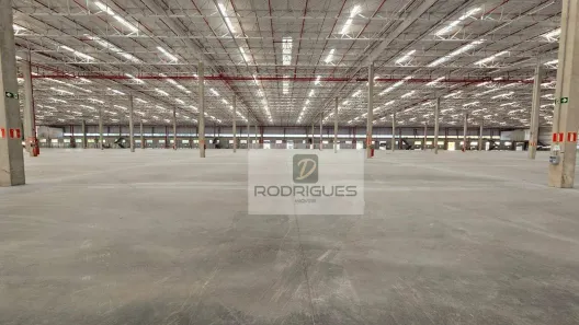 Galpão/Depósito/Armazém para alugar, 8355m² no Loteamento Industrial Coral, Mauá