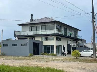 Sobrado com 3 Quartos à venda, 311m² no Guaratuba, Guaratuba