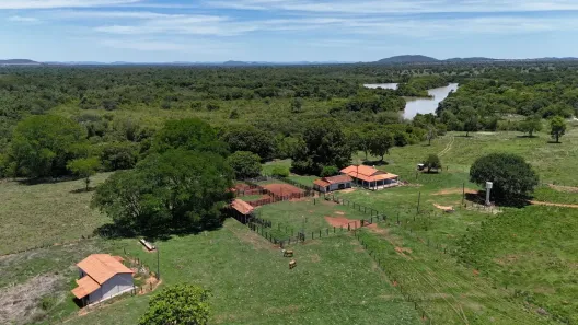 Fazenda/Sítio com 5 Quartos à venda, 130m² no , Itapirapuã