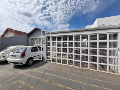 Casa com 3 Quartos para alugar, 200m² no Centro, Marília