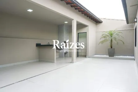 Casa com 4 Quartos à venda, 260m² no Santa Mônica, Uberlândia