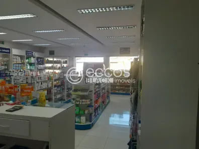 Prédio Comercial com 3 Quartos à venda, 315m² no Nossa Senhora Aparecida, Uberlândia