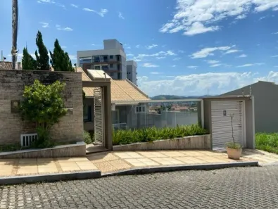 Casa com 4 Quartos à venda, 651m² no Jardim Amália, Volta Redonda