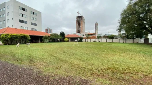 Imóvel Comercial com 3 Quartos para alugar, 300m² no Centro, Cascavel